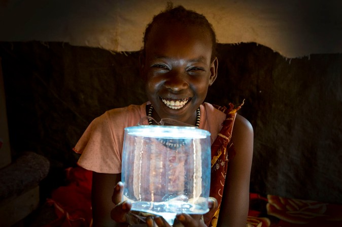 130523-luci-lantern-giovanni-embed_dlpvtf